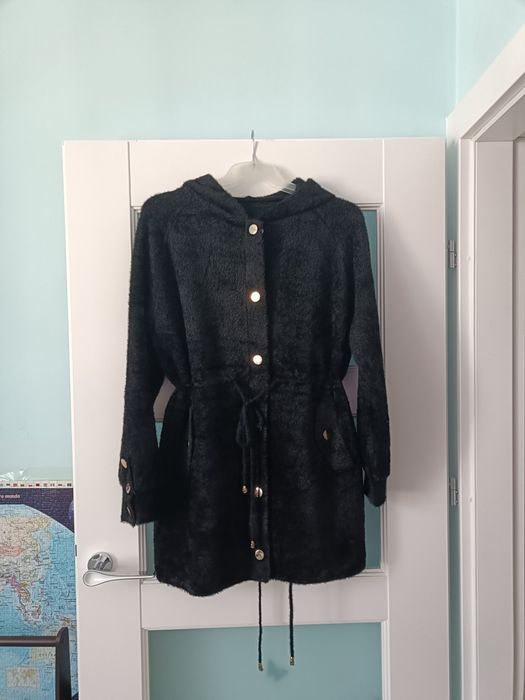 Kurtka damska z Alpaki wiązana czarna