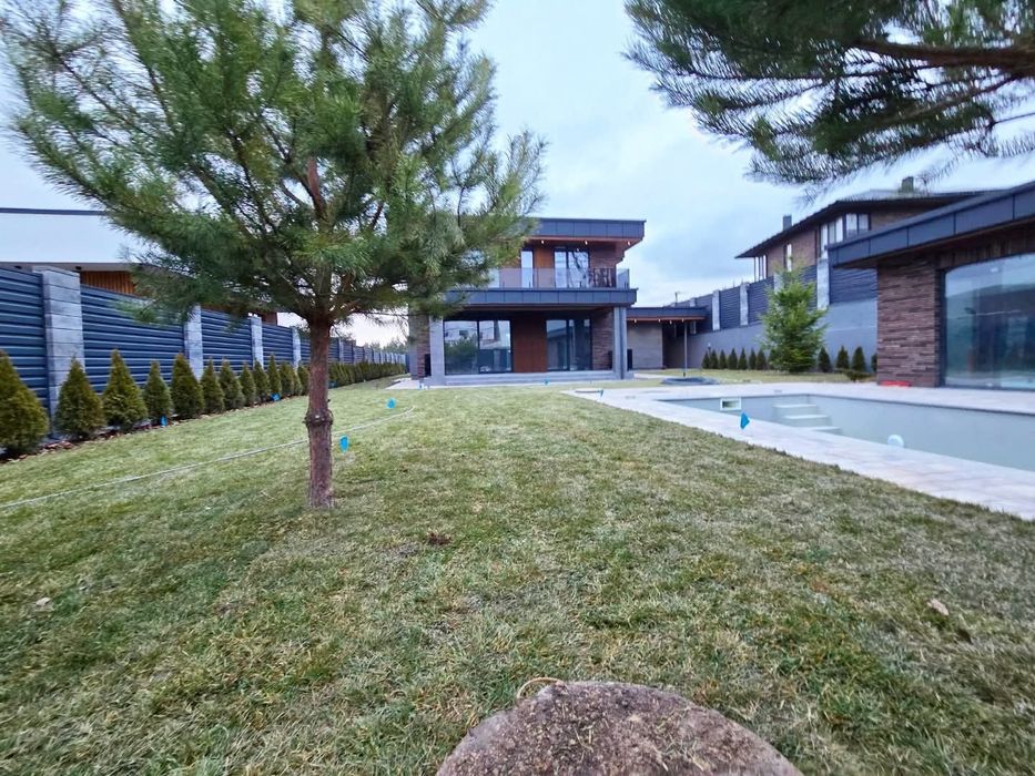 Будинок 280 м2 басейн сауна гараж  2 авто с. Ходосівка поруч Лісники