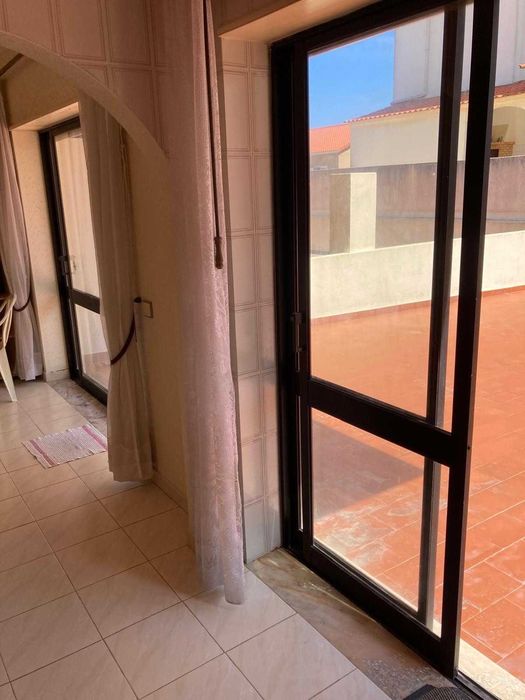 Apartamento T1 com Terraço privado e garagem
