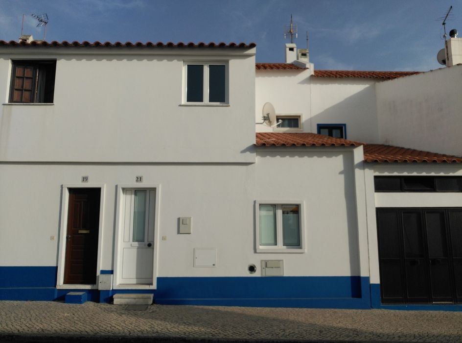 Aluga-se Moradia T4 Porto Covo