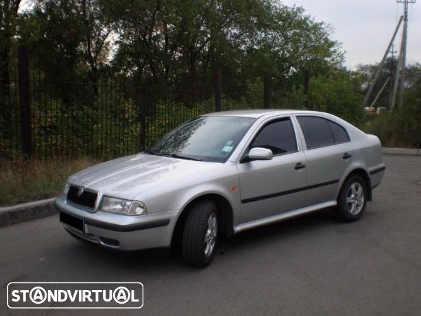 Porta de mala skoda octavia