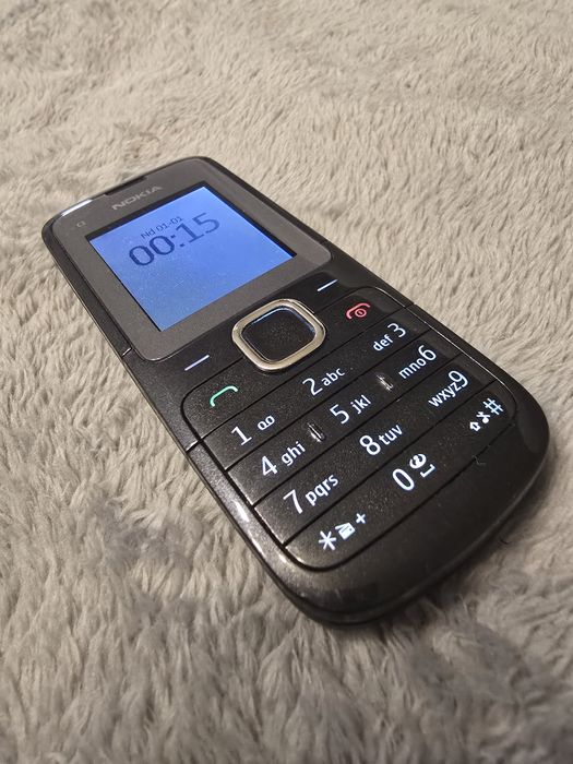 Telefon Nokia C1