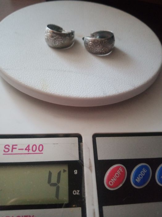 Продам кольцо и сережки