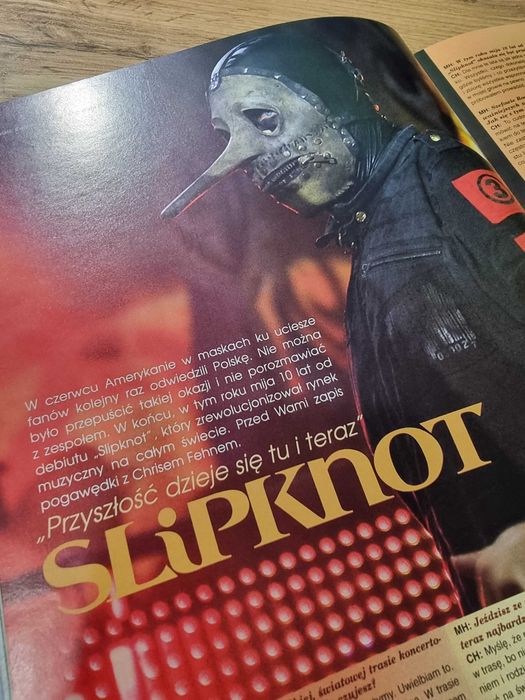 Metal Hammer 8/2009 - Vader, Plakaty: Saxon i Riverside