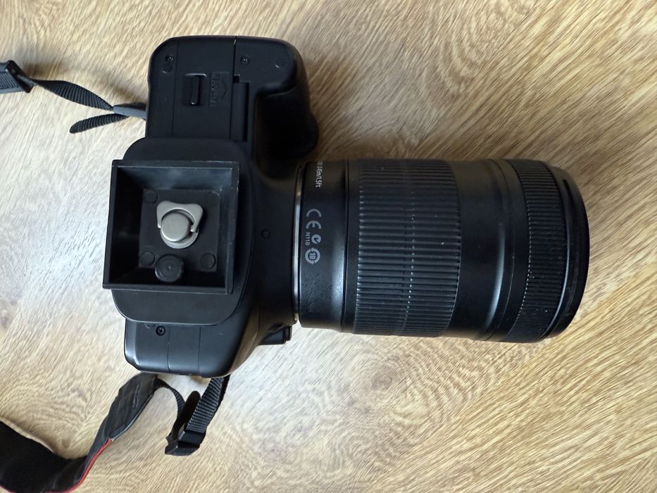 Canon EOS 550D + Canon 18–135 IS + сумка + SD 32GB (комплект)