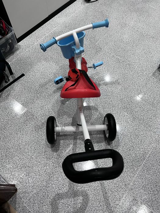 Bicicleta de tres rodas bebe