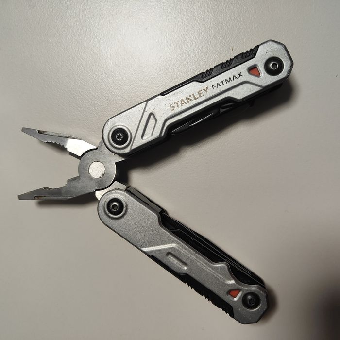 Мультитул Stanley
Мультитул Stanley Multi-Tool 16 пре