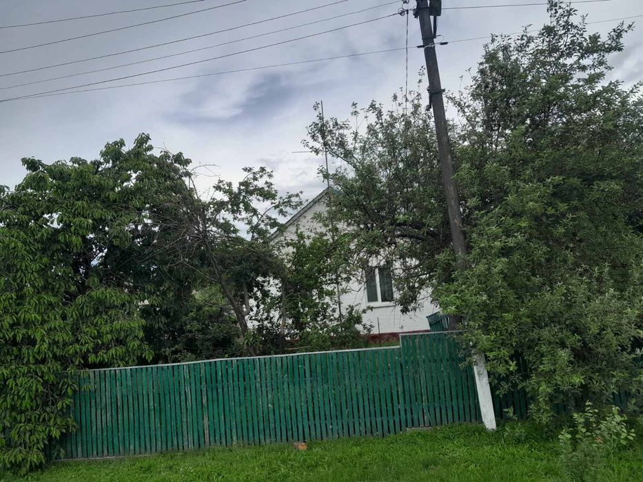 Продається будинок з усіма зручностями .