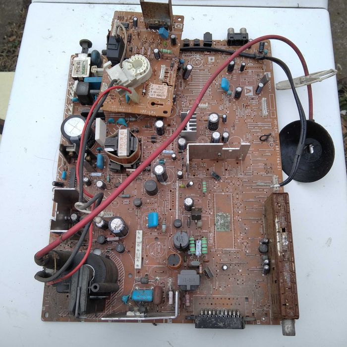 Шасі-плати від цвітного Тв і другі..