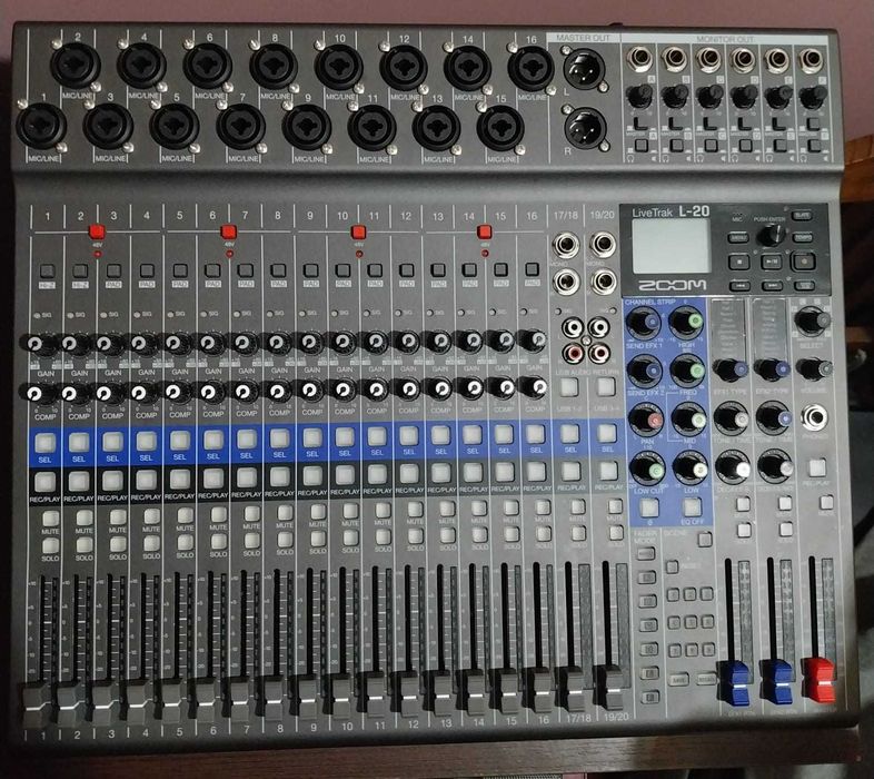 zoom livetrak l20