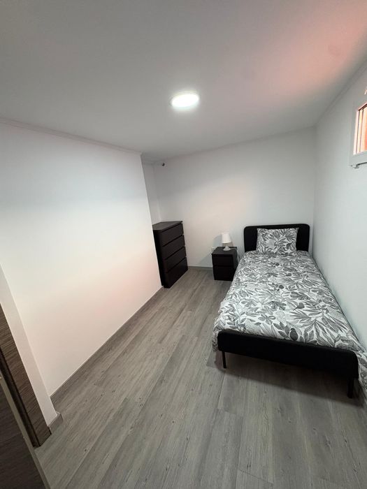Quartos individual perto da Ajuda  com tudo incluído .
BQUARTO