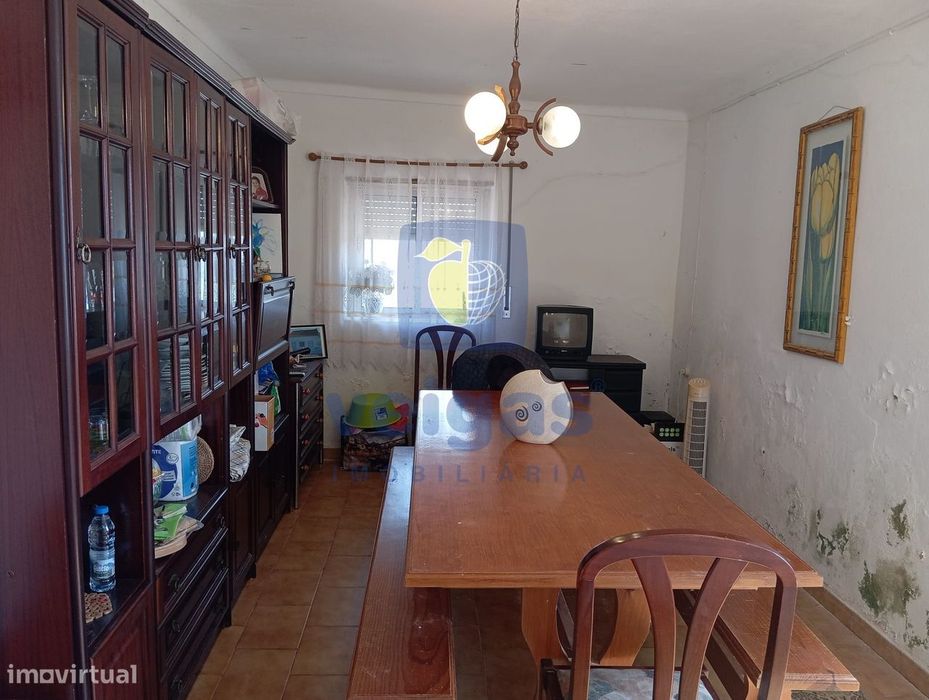 Casa Típica Portuguesa com Terreno de 6346m2