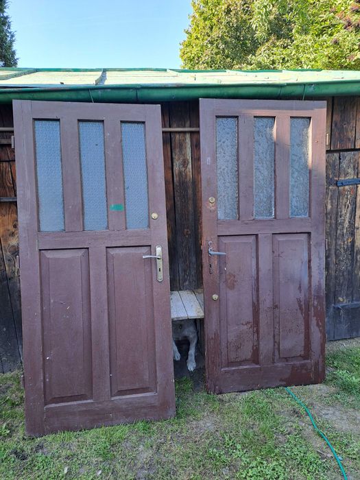 Stare drewniane  drzwi