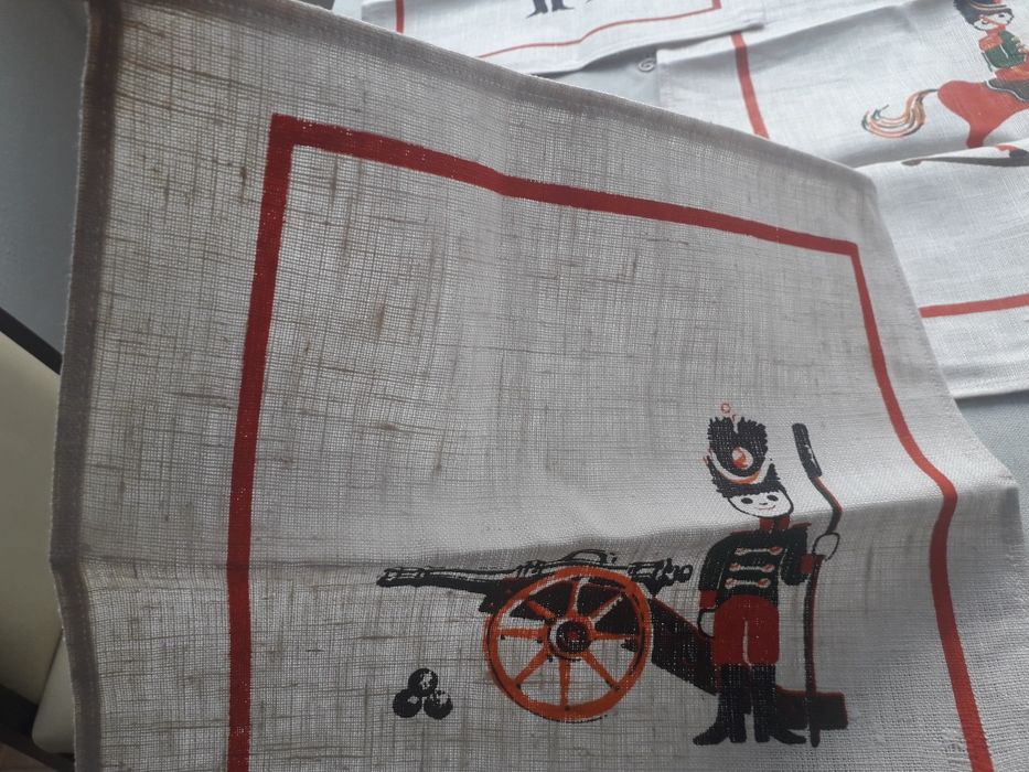 Stare serwety z żołnierzykami nieużywane rok około 1978