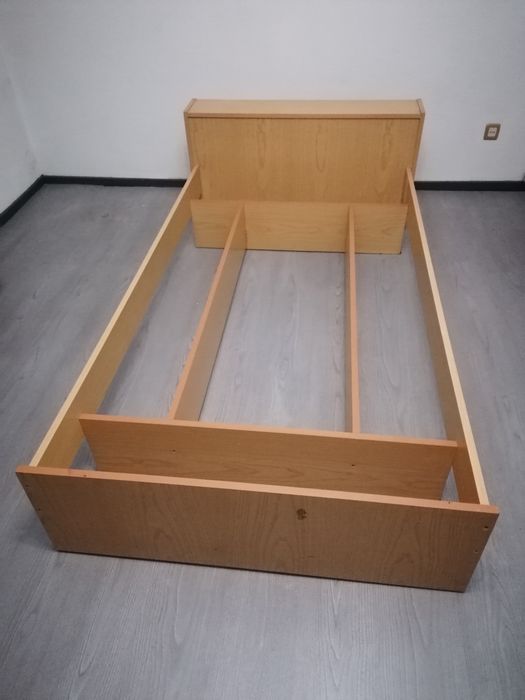 Cama de solteiro moderna