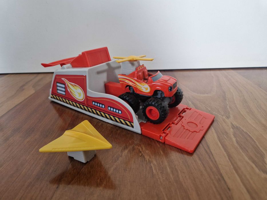Blaze lançador turbo Fisher Price