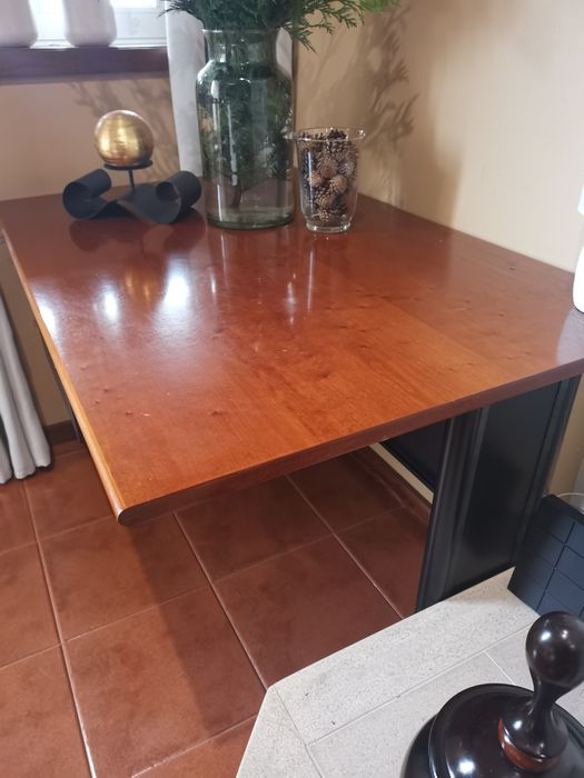 Wooden secretary in good condition with two drawers64751100251267121