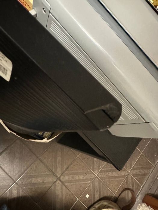 Телевизор SAMSUNG UE43T5300AU, разбита матрица