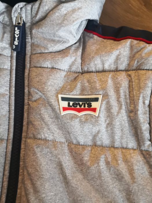 Zimowa ciepła kurtka Levis rozmiar 140.