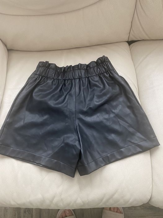 Шорти Zara еко шкіра 140р