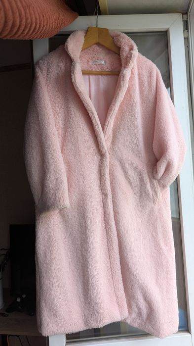 Рожеве плюшеве пальто