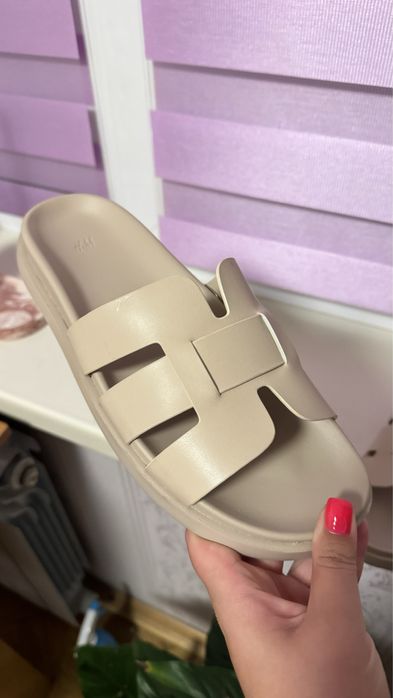 Женские шлепанцы H&M