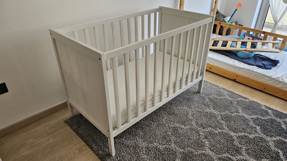 Berço IKEA com colchão