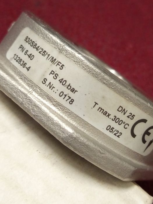 Zawór Bezpieczenstwa Zwrotny Nierdzewny Międzykołnierzowy  Centralne