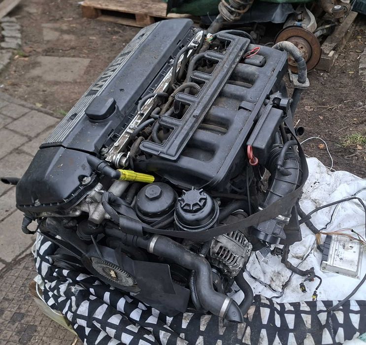 Silnik m52tu na części BMW e39 e46 vanos głowica alternator wałki DISA