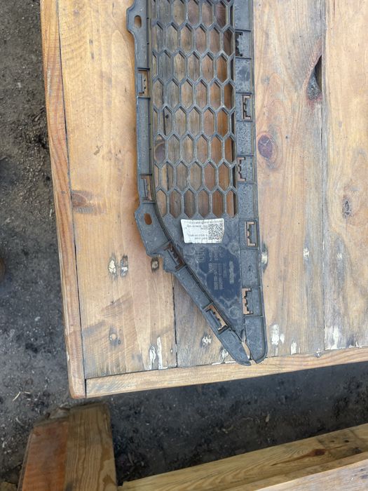 Продам решітку бампера Hyundai tucson2 оригінал 86561-d7000