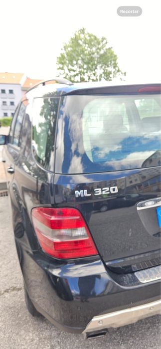 Carro Mercedes ML 320