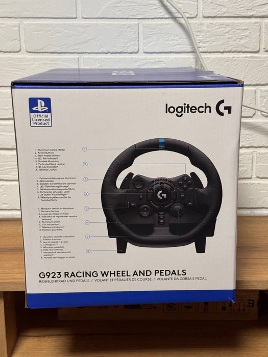 Ігрове кермо Logitech G923 Racing Wheel and Pedals (PS5 / PS4 / PC)