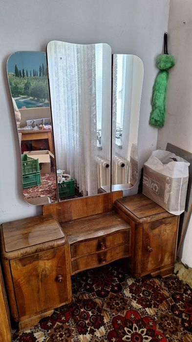 Toaletka drewniana z skladanymi lustrami  120x55x167H