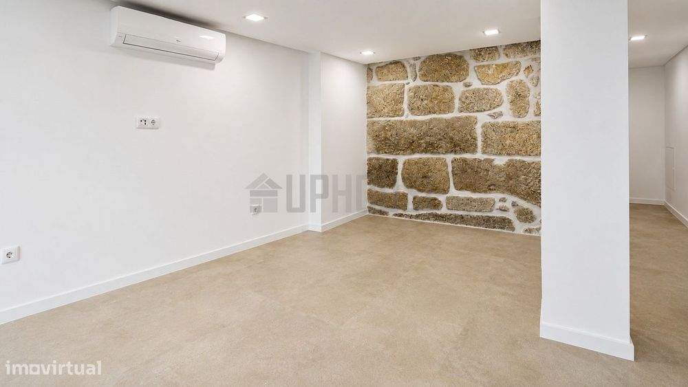 Moradia T2+1 Totalmente Remodelada - Mangualde