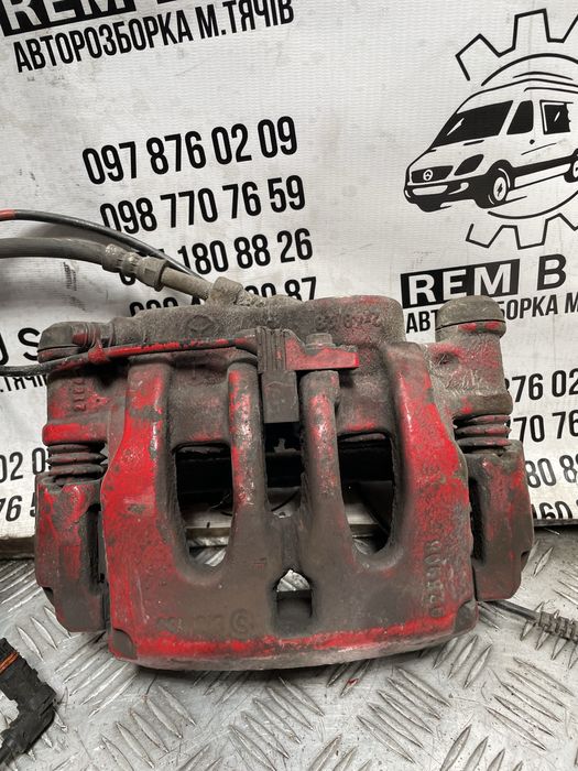 Супорт передній лівий правий Mercedes Vito W639