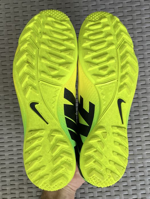 Nike Mercurial сороконожки копы бутсы 38 размер футбольные салатовые