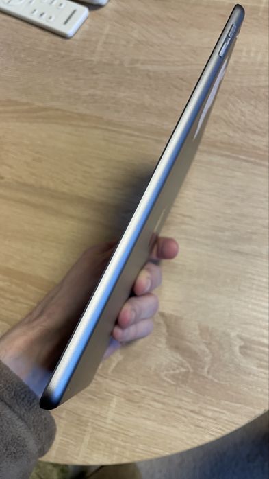 Ipad 5 Space Gray Wi Fi 9.7