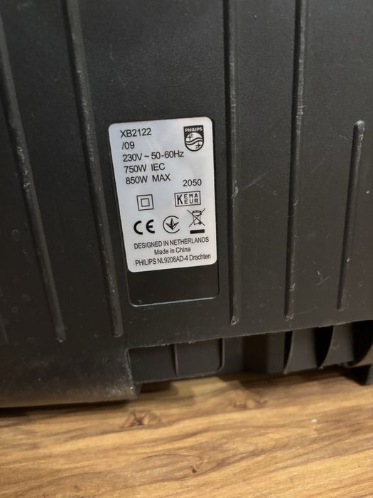 Odkurzacz bezworkowy Philips XB2122