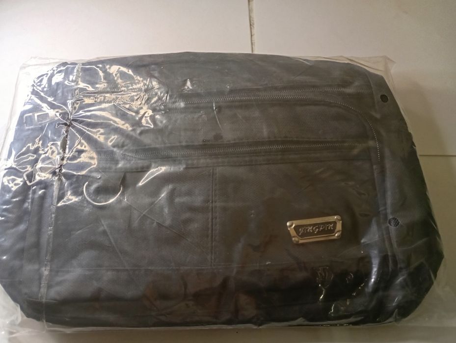 Мужская сумка 6 молний.