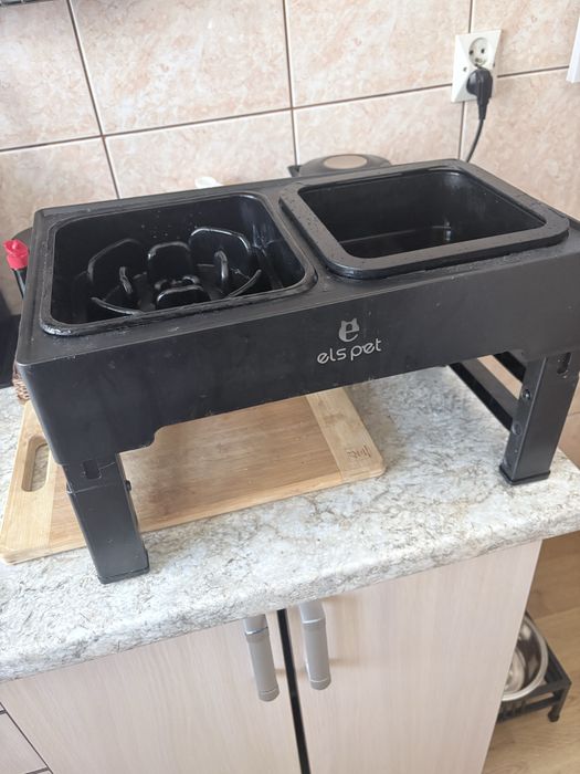 Miski dla psa na stojaku