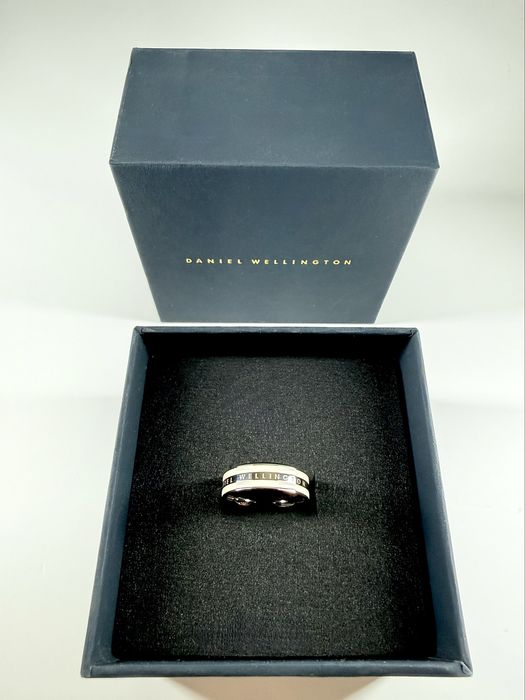 Каблучка Daniel Wellington нова