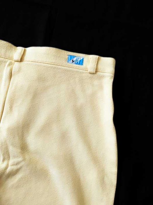 Beżowe kremowe bryczesy damskie Caldene z lejem L 40 do jazdy konnej