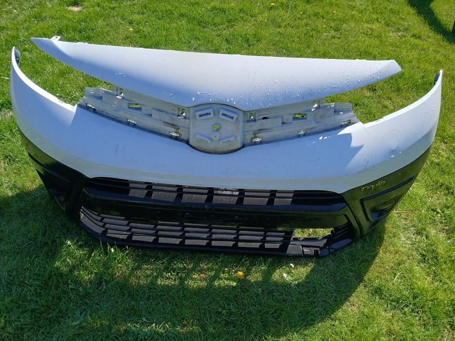 Zderzak przedni przod TOYOTA Proace
