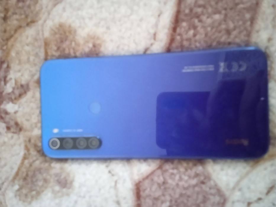 Продам телефон редмі