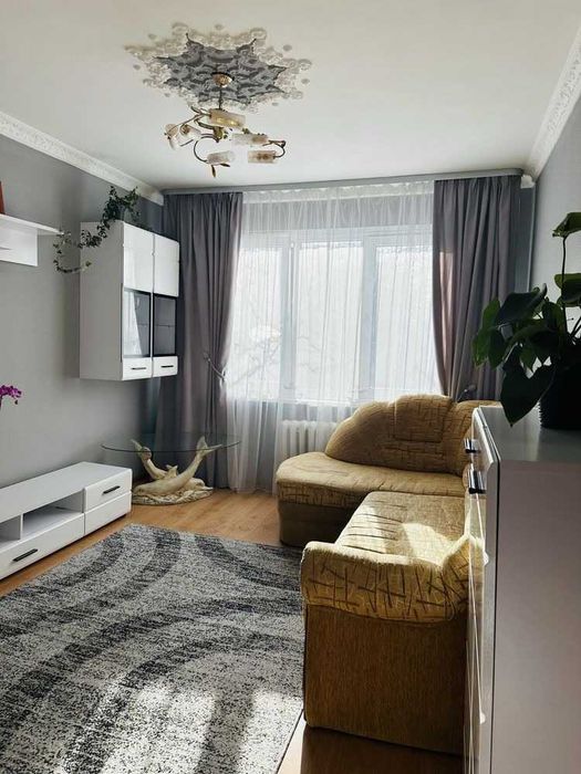 Оренда затишної 2-кімнатної квартири по вул. Наукова, 57