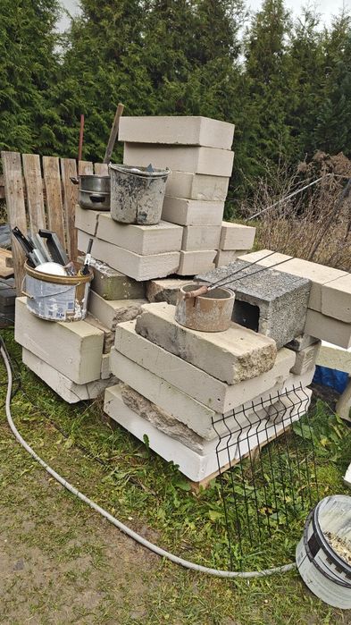 Pozostałości po budowie bloczki gazobeton h+h