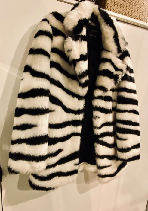 Futerko płaszcz zimowy kurtka Bershka w panterkę zeberkę zebra