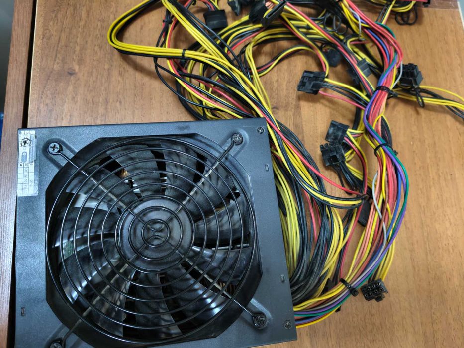 Блок живлення Vinga 1350W (VPS-1350 Mining edition)