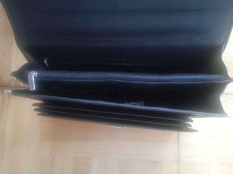 Портфель кожаный Ferre