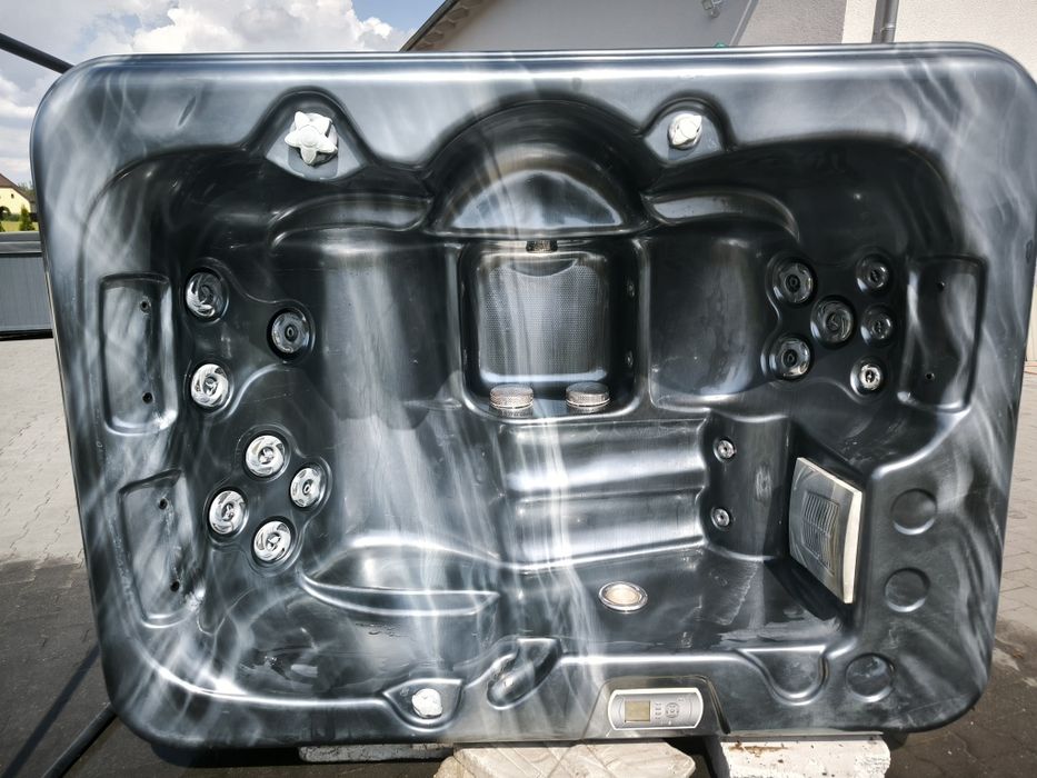 Jacuzzi Ogrodowe Balboa z hydro i powietrznym masazem